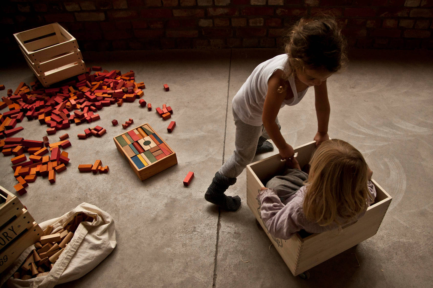 Wooden Blocks In Tray 30 pieces | Rainbow